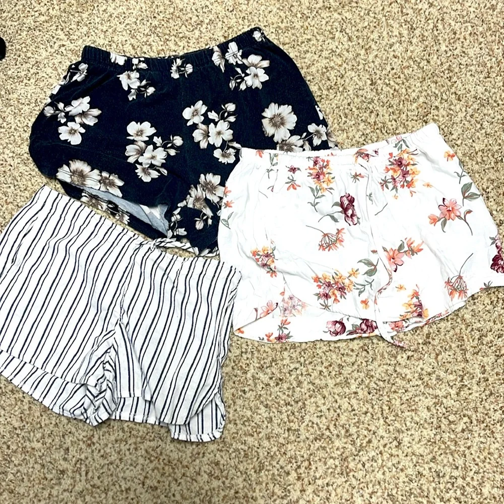 Brandy Melville shorts pack. - Picture 1 of 4